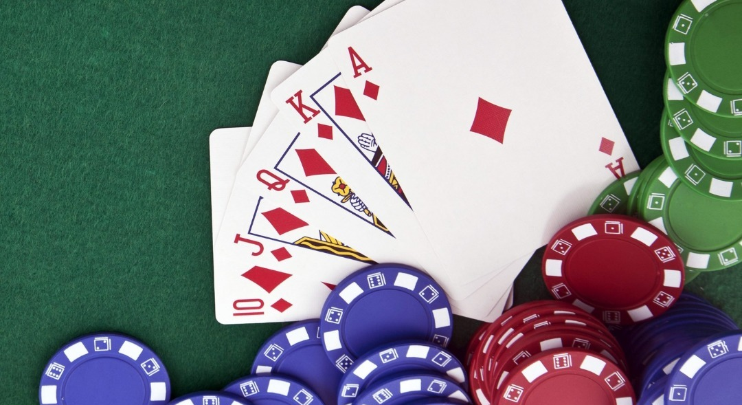 Online betting and gambling portals continue to advertise on social media despite government advisory