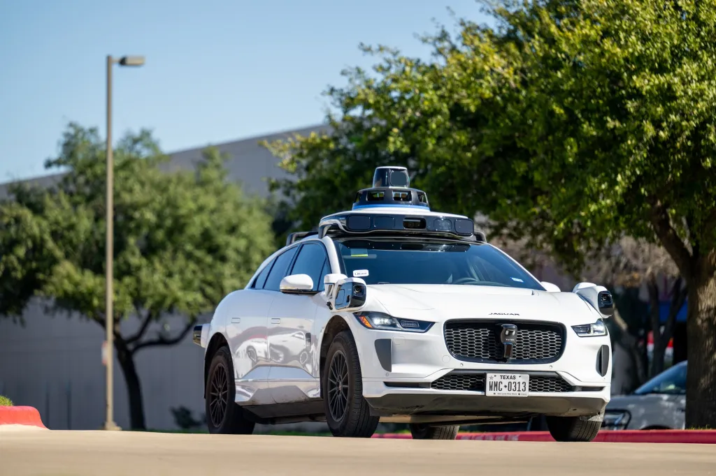 Waymo pays DoorDash drivers to help with robotaxi doors