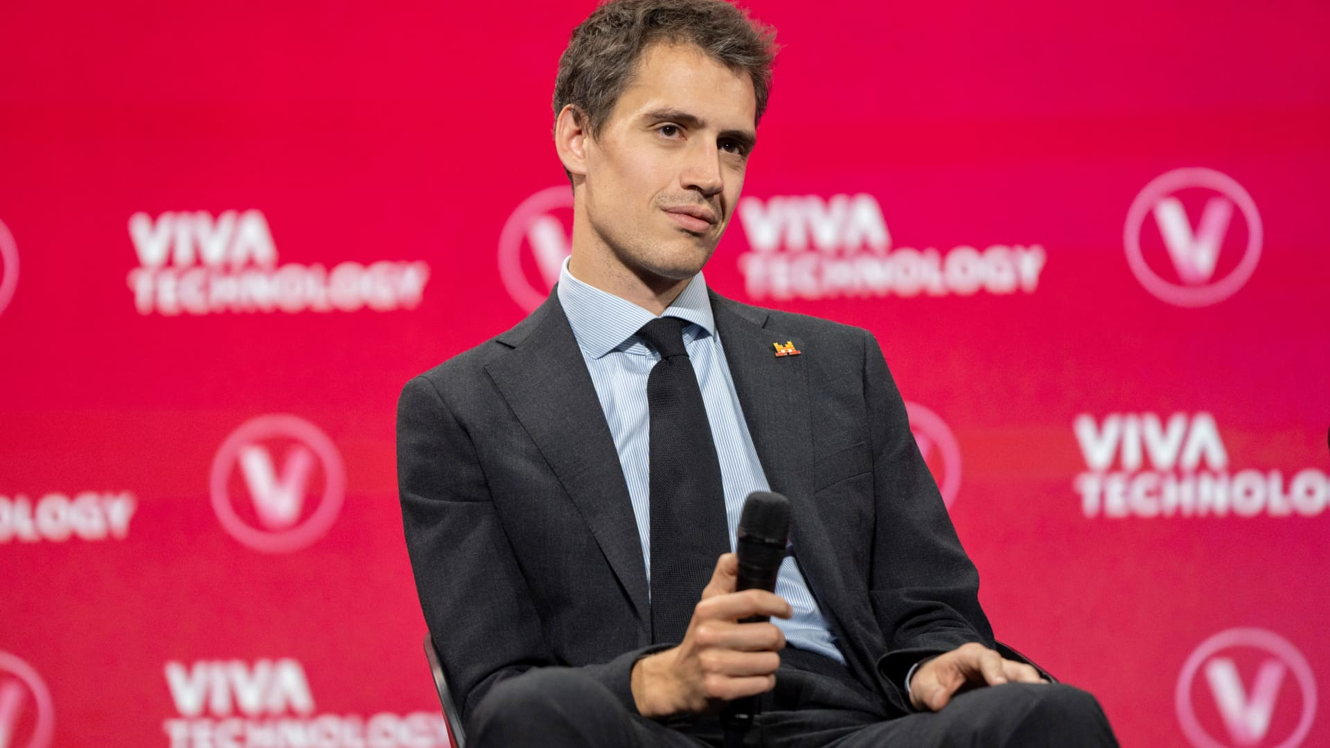 Mistral’s CEO Flags Competitive Risks as AI Power Consolidates